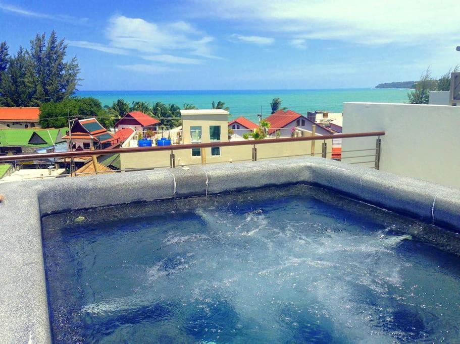 Luxurious 3Br Penthouse Jacuzzi Seaview Apartment หาดกมลา ภายนอก รูปภาพ