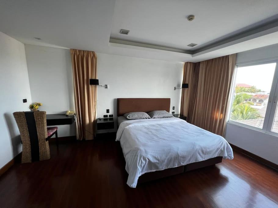 Luxurious 3Br Penthouse Jacuzzi Seaview Apartment หาดกมลา ภายนอก รูปภาพ