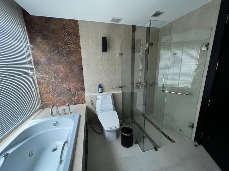 Luxurious 3Br Penthouse Jacuzzi Seaview Apartment หาดกมลา ภายนอก รูปภาพ