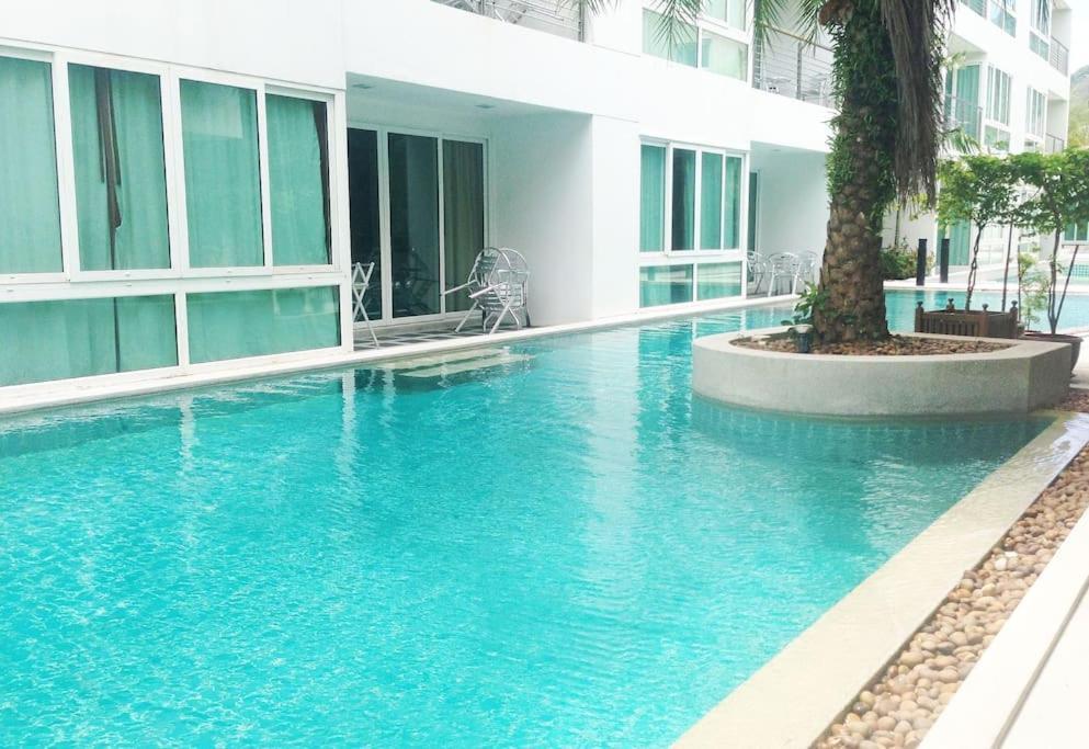 Luxurious 3Br Penthouse Jacuzzi Seaview Apartment หาดกมลา ภายนอก รูปภาพ